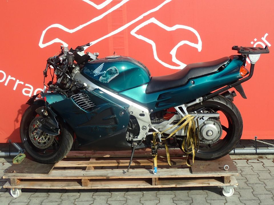 Honda VFR 750 RC36/2 Motor Felgen Sitzbank Vergaser in Mantel