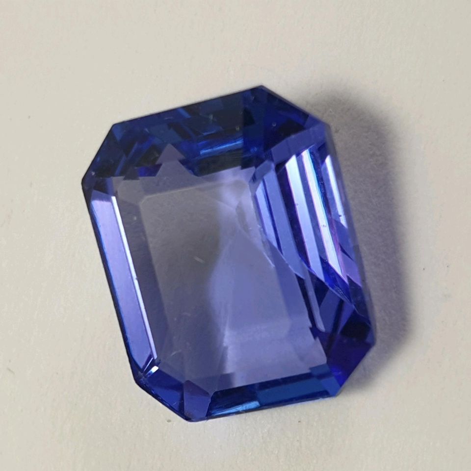 Echter fac. Tansanit achtkant AAA ( 5,97 Carat ) 12,2 x 10,2 mm in Recklinghausen