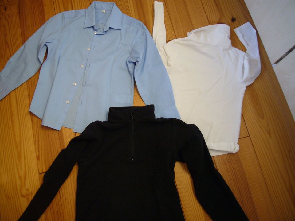 Hemd (blau), weißer Rollkragen und ein Fleece Größe 116 in Oldenburg