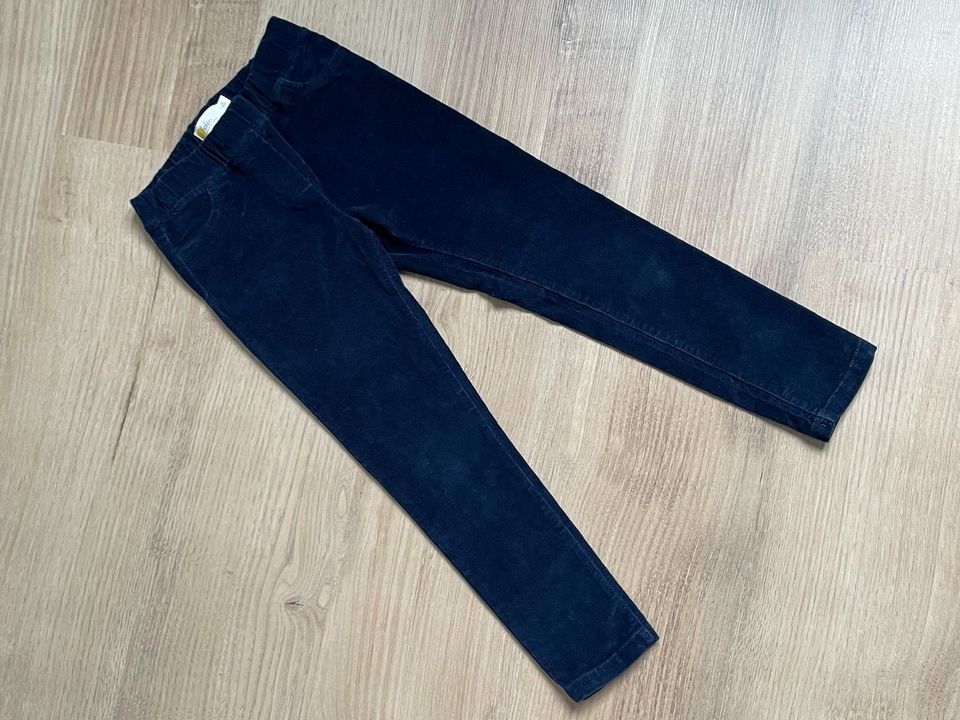 Sehr schöne Cord Jegging, Mini Boden, Gr. 122 in Achim