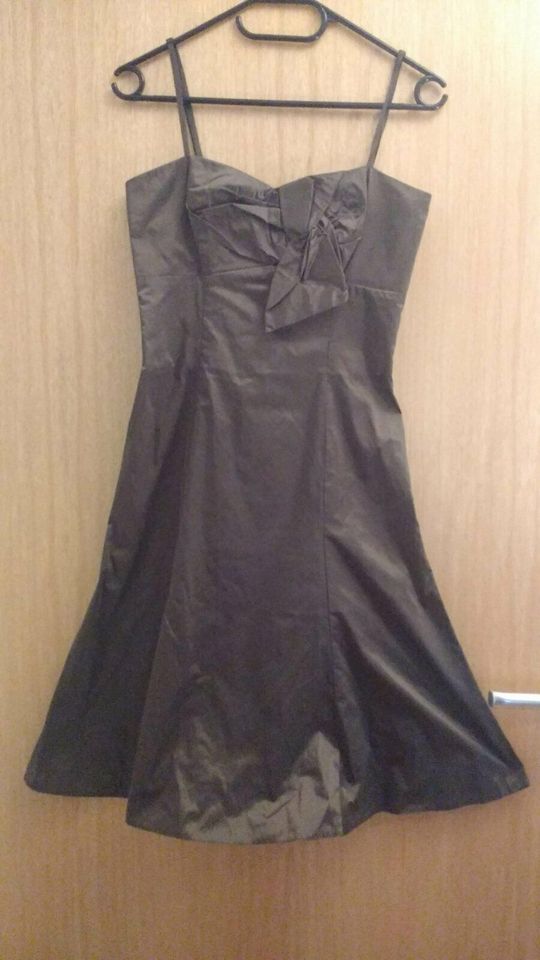 Abschlusskleid Cocktailkleid Vera Mont Gr. 34 in München