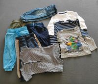 Kleines Klamotten-Paket Junge Gr. 80/86 - Jogginghosen, Pullis Marburg - Haddamshausen Vorschau