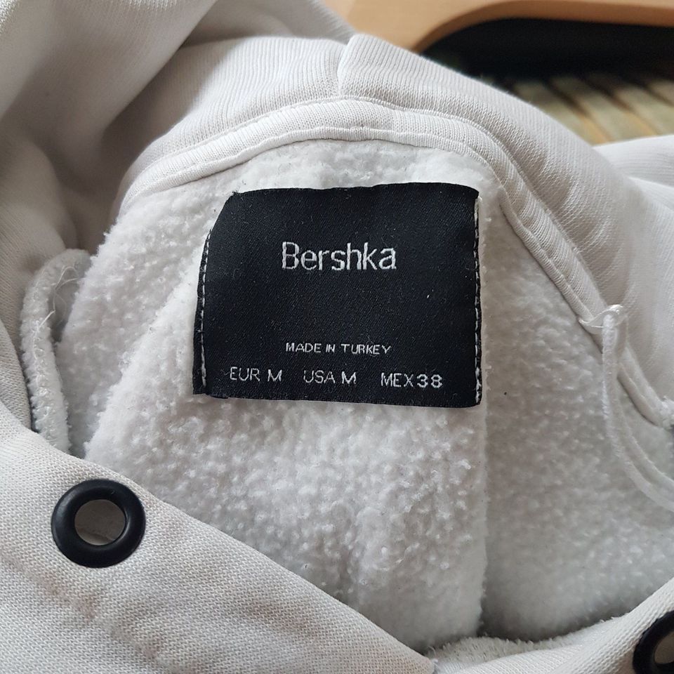 Bershka Hoodie in Titz