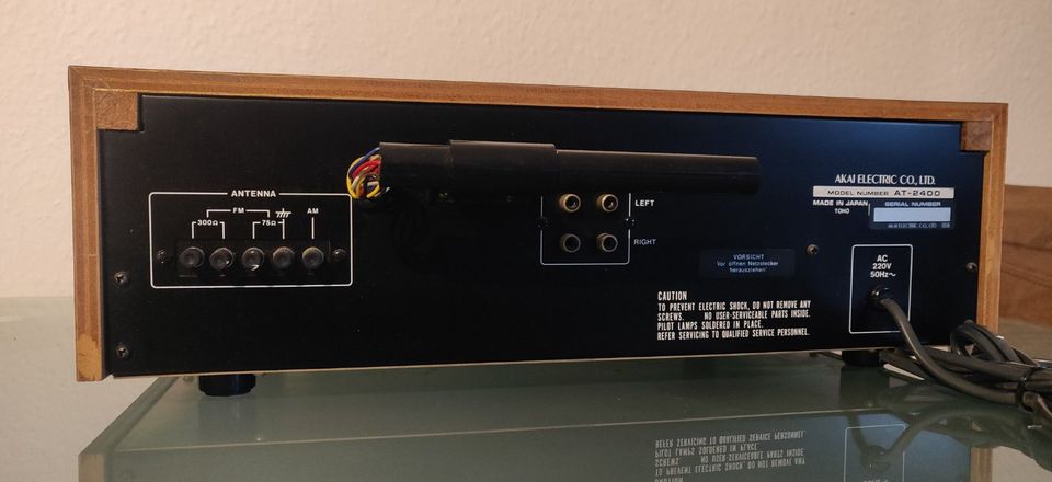 AKAI Stereo Tuner AT-2400 in Kelkheim