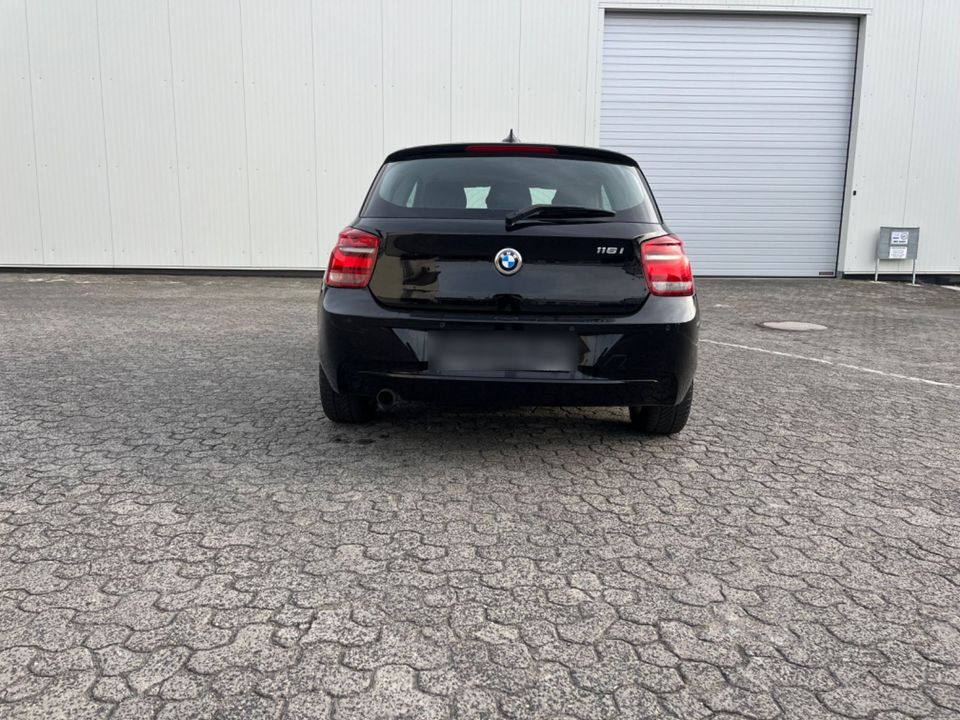 BMW 116i Sport Line Sport Line/2Hand/Tüv4.26 in Groß-Gerau