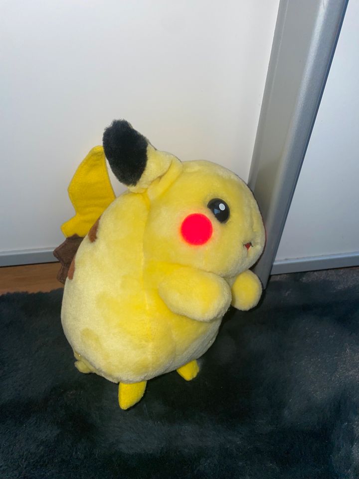 Rar Pikachu Original Sammlerstück in Duisburg