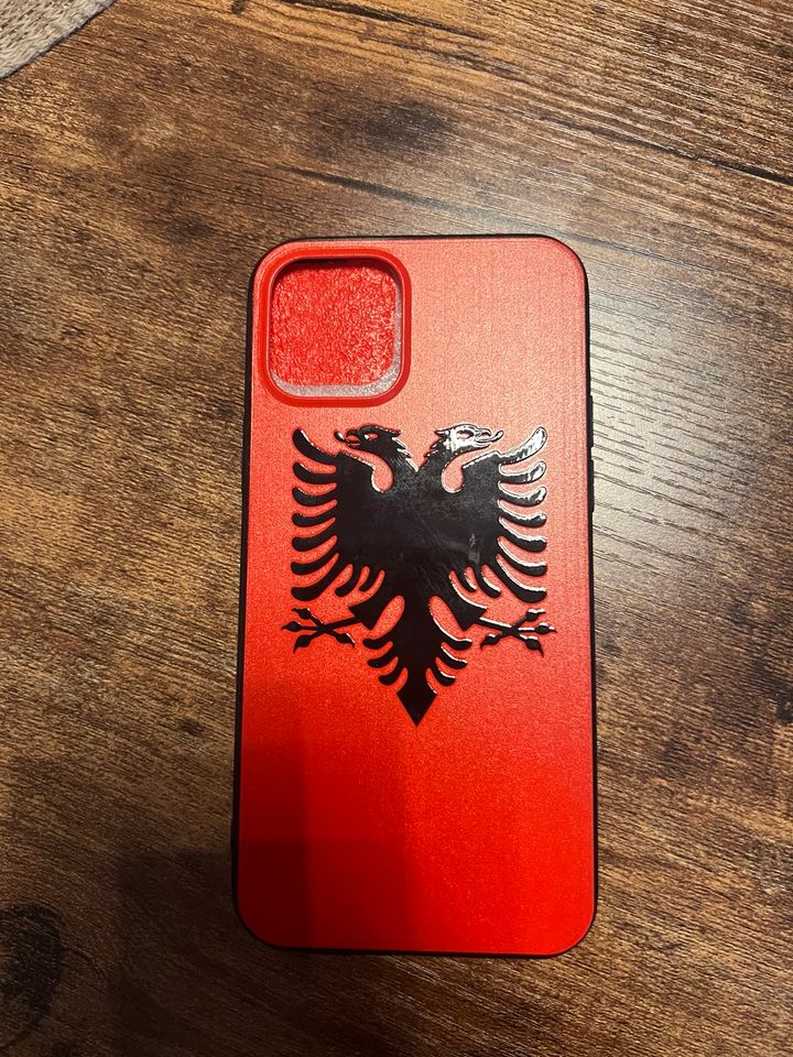Iphone 12 Pro hülle mit Albanische Flagge in München
