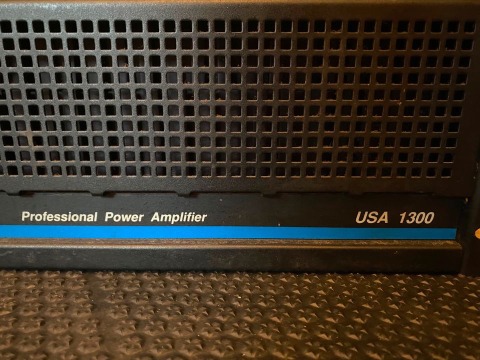 Qsc Audio Usa 1300 Proffesional Power Amplifier in Inzigkofen