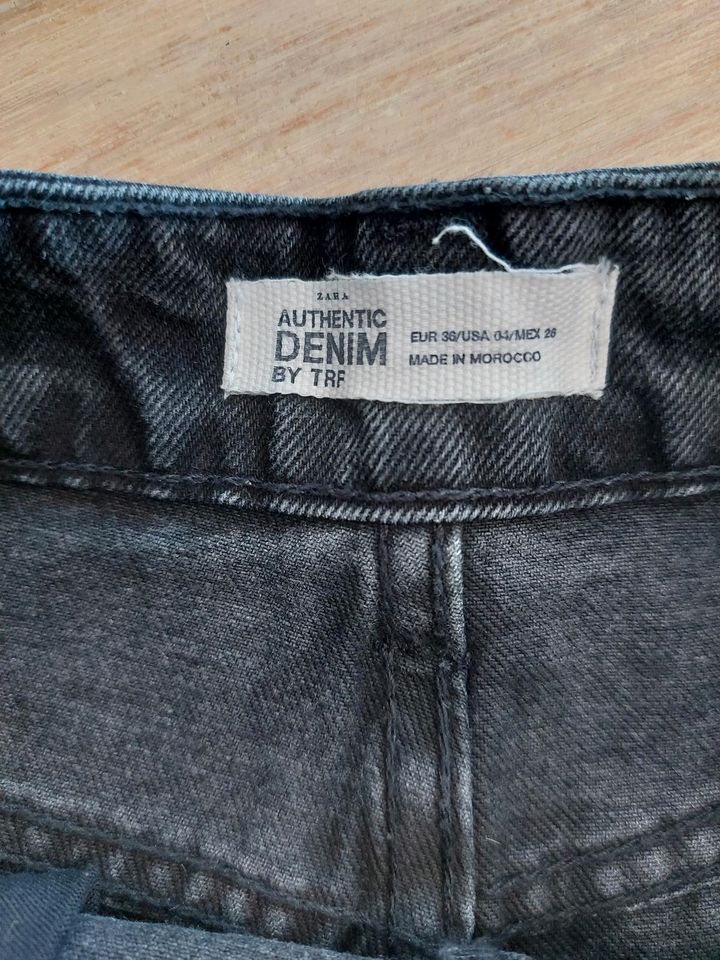 Damen Shorts Jeans Gr. 36 ZARA in Neustadt an der Aisch