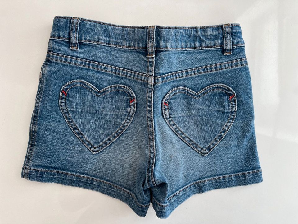 BODEN ♥️ zauberhafte Herzchen Jeans Shorts ♥️ 9 Jahre Gr. 140 in Detmold
