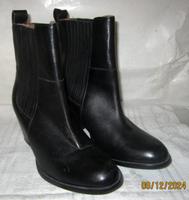 schwarze GlattLeder Ankle Boots/Hosenstiefelette H&M 40/8,5 TOP Berlin - Treptow Vorschau