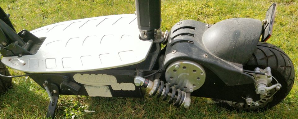 Rollektro BT-250 elektro Roller 2 Wochen im Urlaub verwendet in Ebernhahn