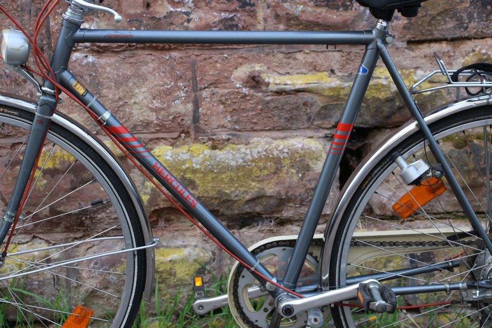 Hercules 80er Herren halb Rennrad Herren Cityrad Vintage in  Saarbrücken-Mitte - Alt-Saarbrücken | Herrenfahrrad gebraucht kaufen | eBay  Kleinanzeigen ist jetzt Kleinanzeigen