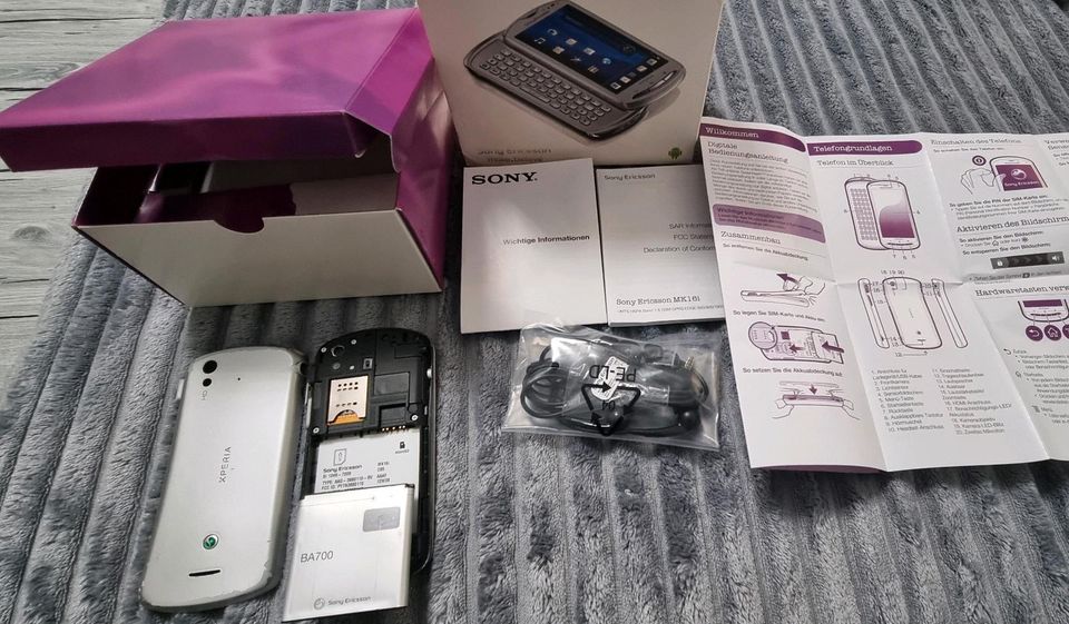 Handy Sony Experia Pro MK16i silver in Oranienburg