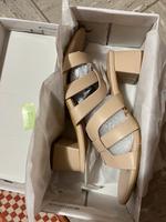 Nagelneue beige Absatzsandele mit Blockabsatz - Größe 39 Bayern - Fürth Vorschau