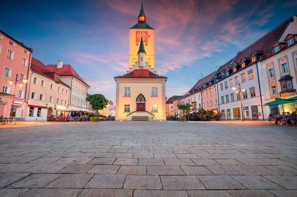 !! AB AUGUST 2024 !! Mietwohnungen in exklusiver Stadtlage in 94469 Deggendorf in Deggendorf