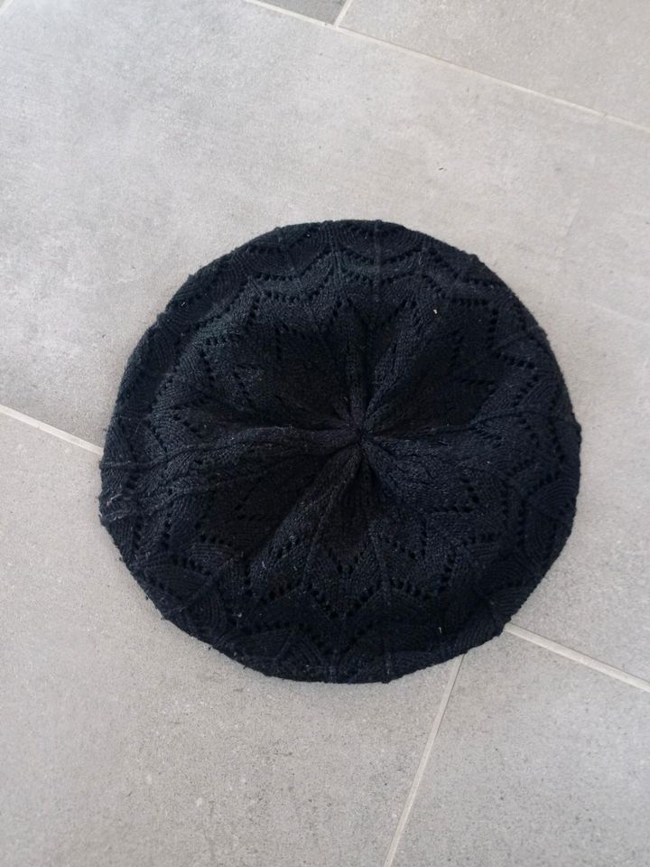 Mütze schwarz in Grafenau