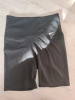 Nike  Sporthose/Leggings kurz (1/4) Größe S Niedersachsen - Harsum Vorschau