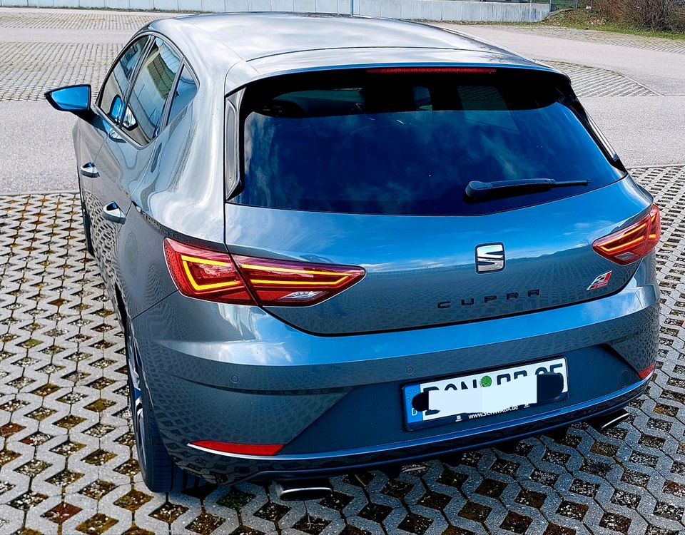 Seat Leon Cupra 300 in Wemding