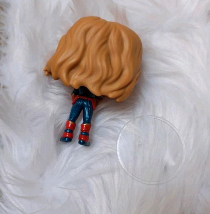 Captain Marvel Funko Pop Figur zu verschenken in Quedlinburg OT Gernrode