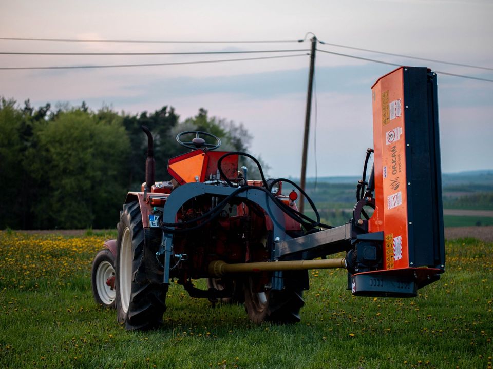 Böschungsmulcher 1,55m 155cm Schlegelmulcher Mulcher in Neuhardenberg