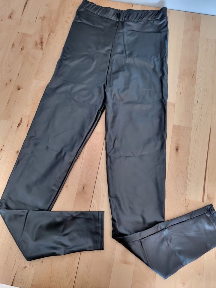 COLLUSION – Beschichtete Leggings in Schwarz Gr. 34 in Lutherstadt Wittenberg