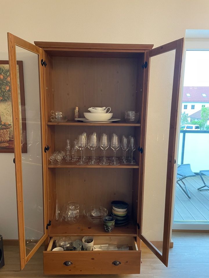 Vitrinenschrank/Anrichte aus Massivholz, IKEA Markör B89xH192xT35 in Maisach