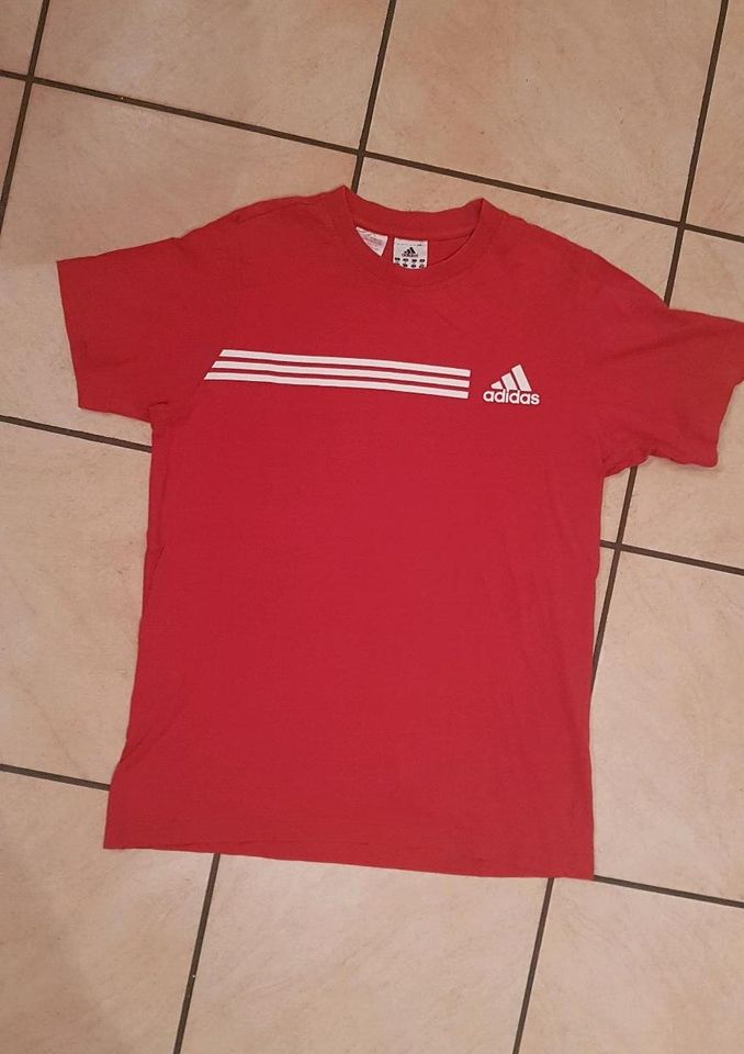 T-Shirt rot adidas Gr. 176 in Fürth