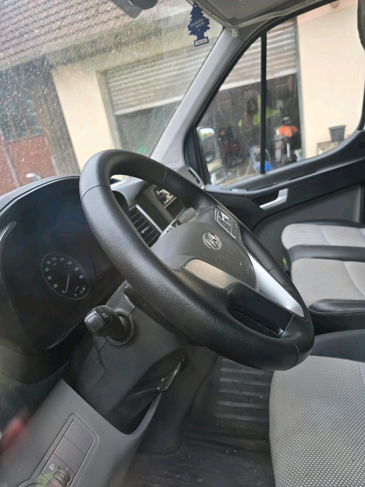 Abbildung des Autos Hyundai H350 Crafter Tel…
