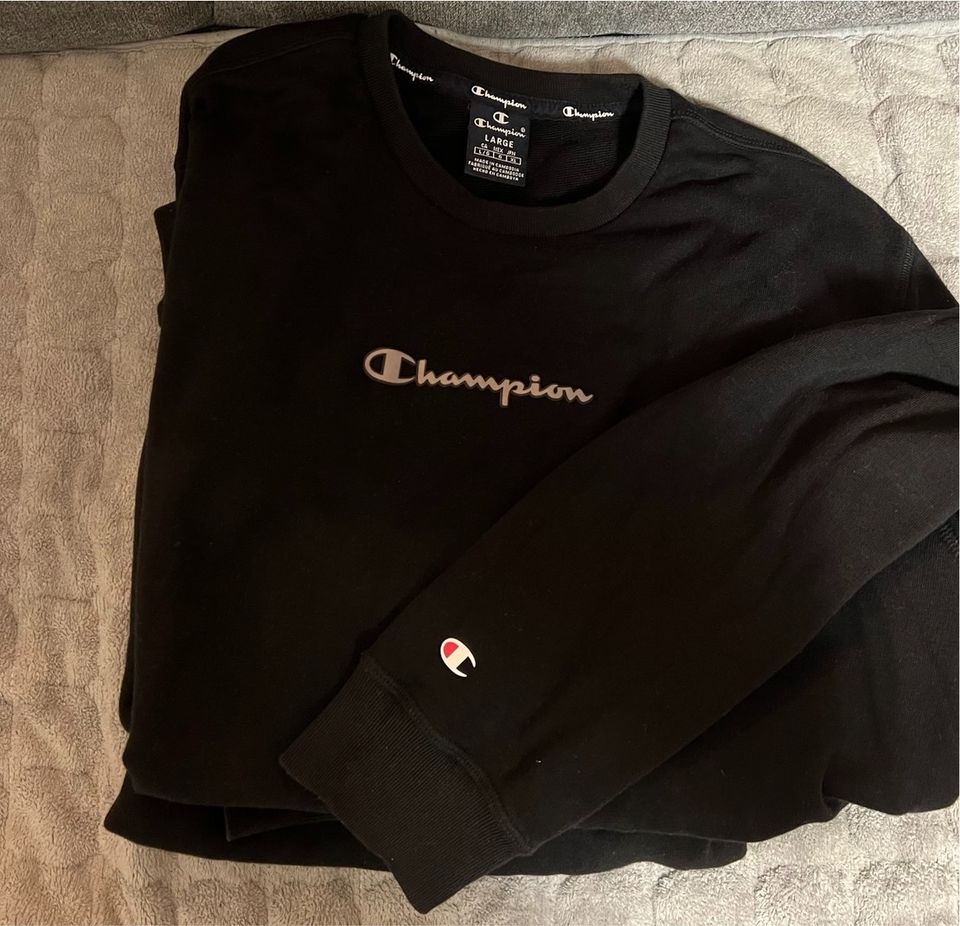 Sweatshirt 2x Champion Original L in Rosenheim