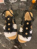 Elegante Damen-Sandalen mit Blumenapplikation Aachen - Aachen-Mitte Vorschau