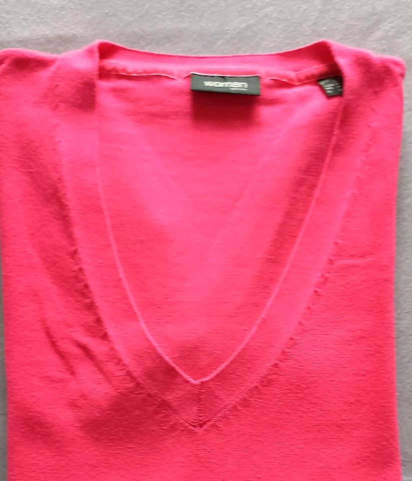 Pullover in kräftigem Pink in Waldkirch