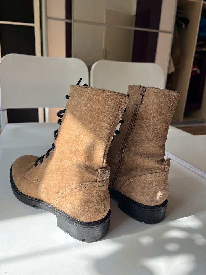 Boots von Zara in Neumünster