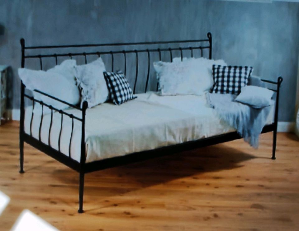 Englisches Eisenbett/Daybed in Ottweiler