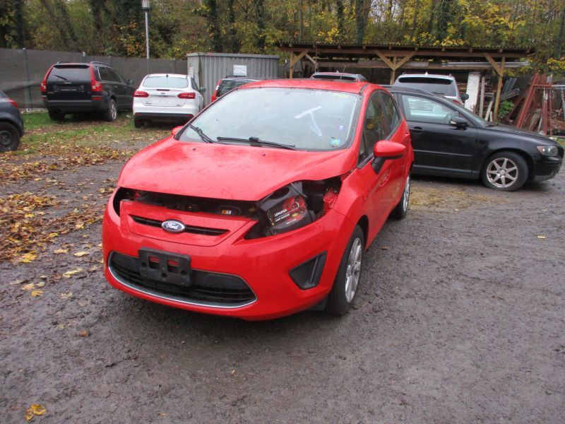 FORD FIESTA VI 1.6 16V schlachtfest:motorhaube,stoßstange,tür,kot in Bad Nauheim