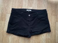 Kurze Hose Shorts hot pants Jeans Grösse 40 42 Niedersachsen - Burgdorf Vorschau