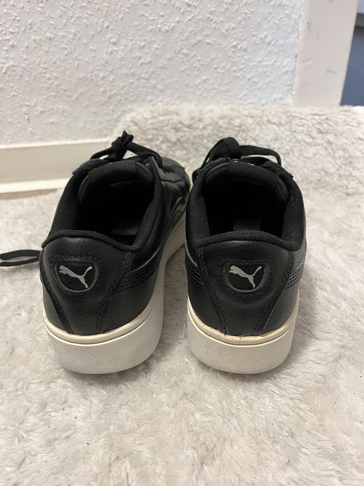 PUMA Sneaker / Turnschuhe low schwarz / weiß *Gr. 40 in Recklinghausen