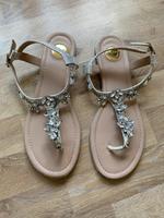Buffalo Strass Zehentrenner Sandalen silber Gr. 41 Hessen - Bad Camberg Vorschau