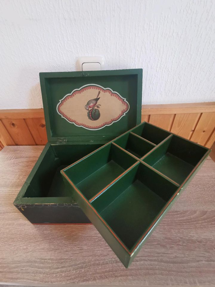 Vintage Schmuckschatulle aus Holz mit Bauernmalerei in Zülpich