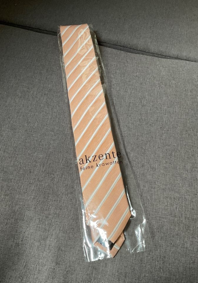 Akzente feine Krawatte NEU in OVP 100% Seide lachsfarben Öko-Tex in Bad Vilbel