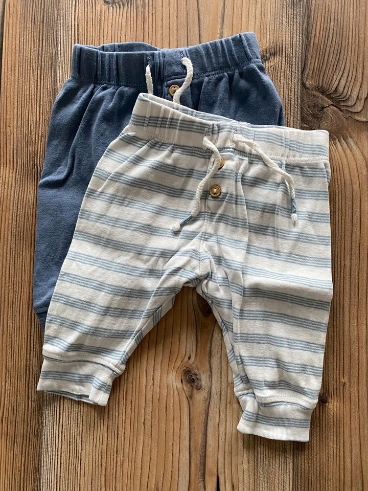 Baby Kleidung 46 50 Wickelbody Hose Strumpfhose Set H&M in Hirschaid