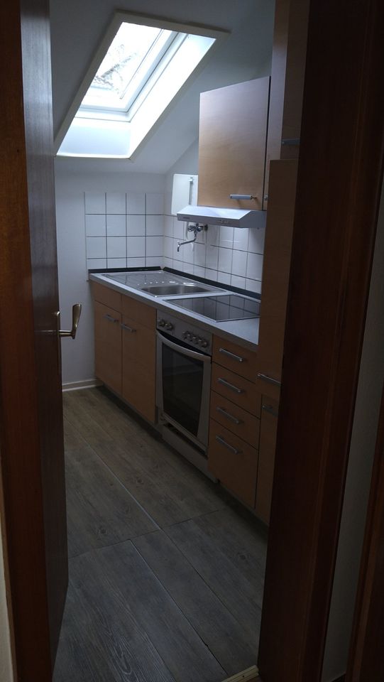 Schöne Dachgeschosswohnung, 61 qm in Siegen ab sofort frei! in Siegen