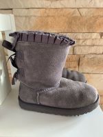 UGG Boots Stiefel braun grau Schleife 30 31 LILI30 Hessen - Mörlenbach Vorschau