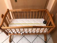 Baby Bettchen Babybett Holz mit Matratze und Rollen Wiege 2 in 1 Berlin - Biesdorf Vorschau