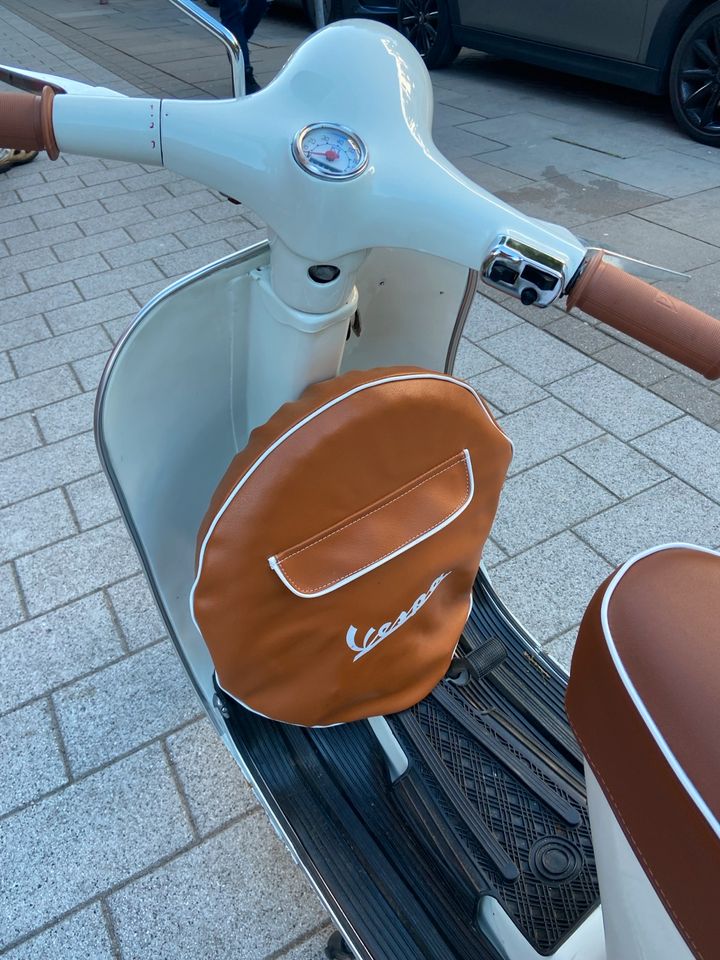 Ich verkaufe meine Vespa in Hamburg