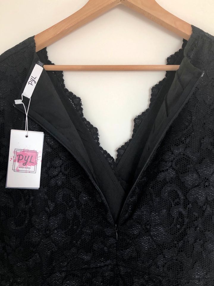 NEU tolles Kleid PYL 3XL Übergröße curvy schwarz weiß in OVP in Alzenau