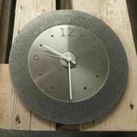 Wanduhr rund Metall 24 cm Durchmesser Schleswig-Holstein - Dägeling Vorschau