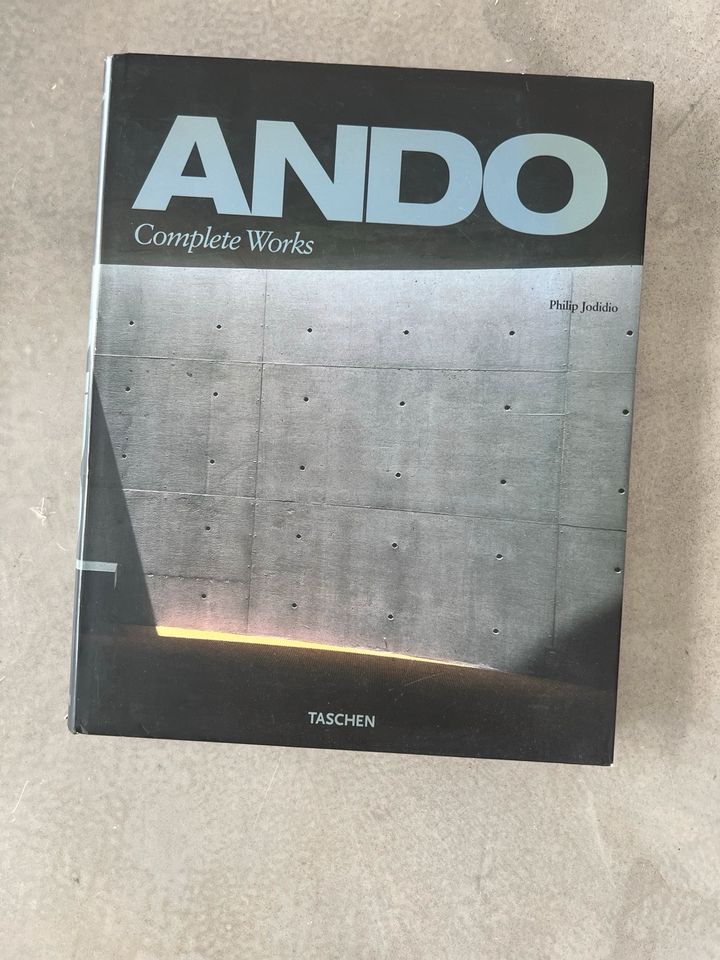Tadao Ando XXL Buch in Frankfurt am Main