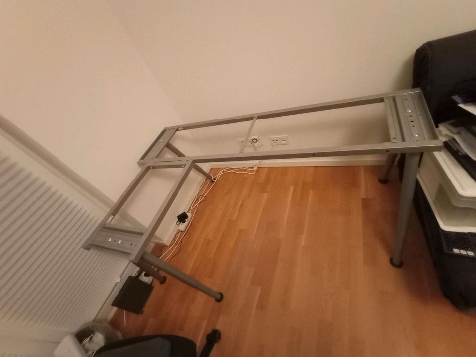 Ikea Eck-Schreibtisch Galant weiß in Hamburg