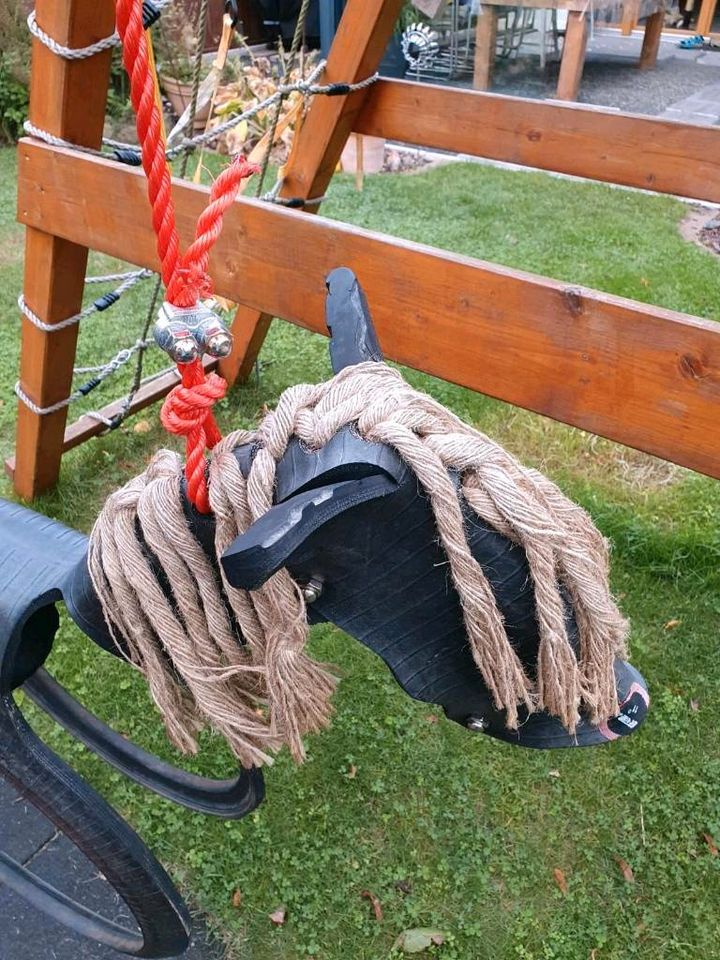 Schaukel Pferd aus Autoreifen Recycling in Bramsche